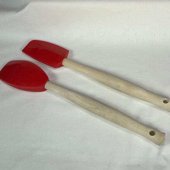 2 Le Creuset silicon spatulas with wooden handle - Picture 1 of 6